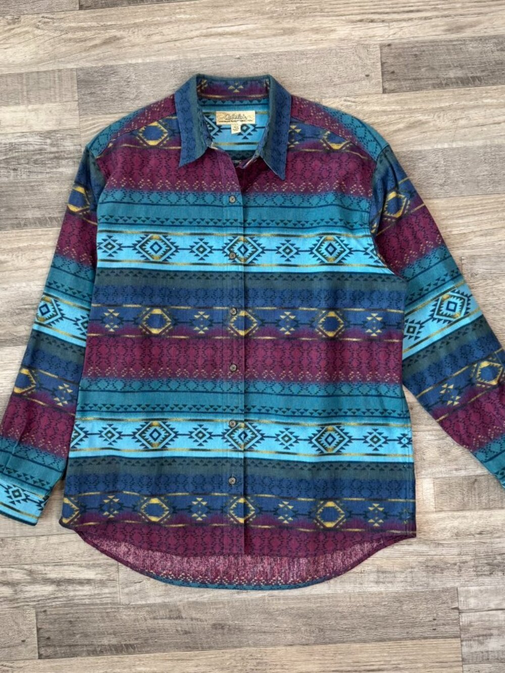 Cabelas Blue Purple Aztec Print Long Sleeve Flannel Button Down Womens Large N45